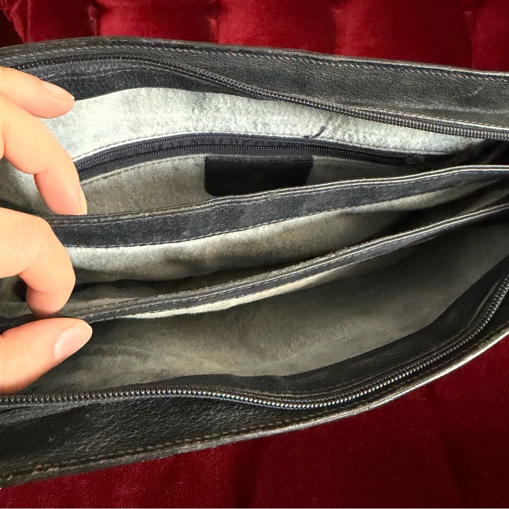 GUCCI GG SUPREME VINTAGE CROSSBODY BAG - Picture 11 of 13